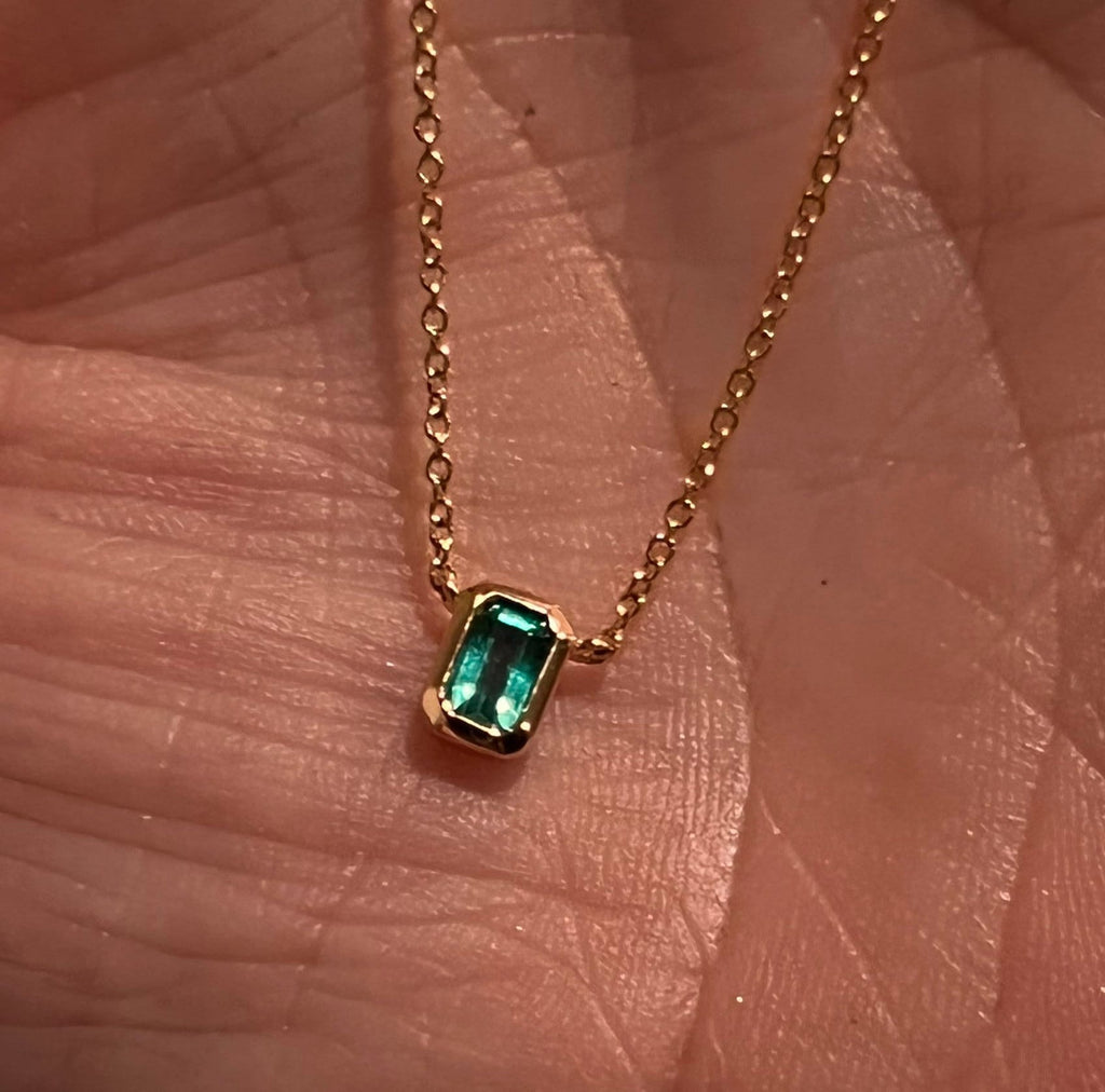 14K Gold Emerald Baguette Necklace